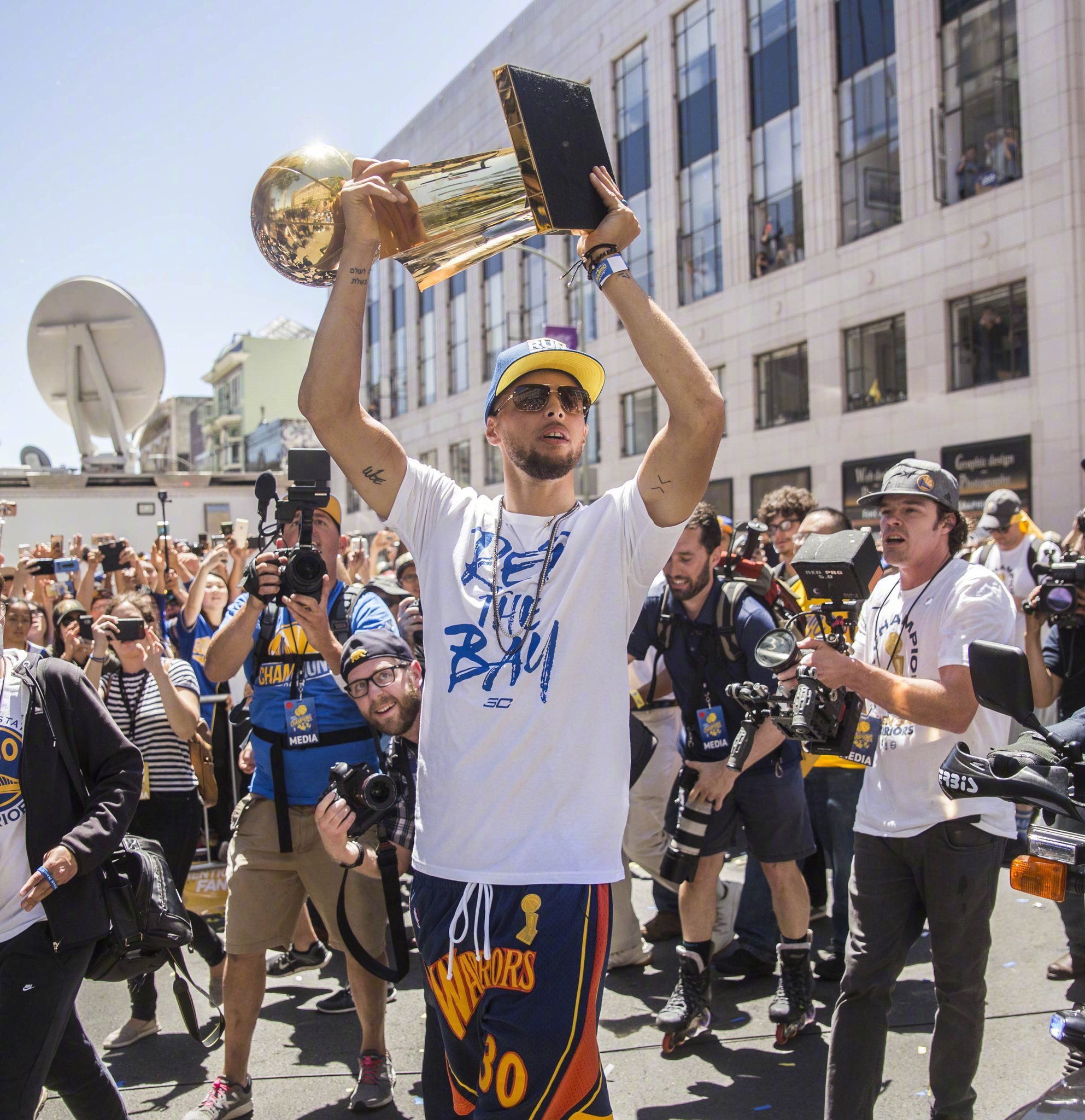 守再创佳绩 守再创佳绩